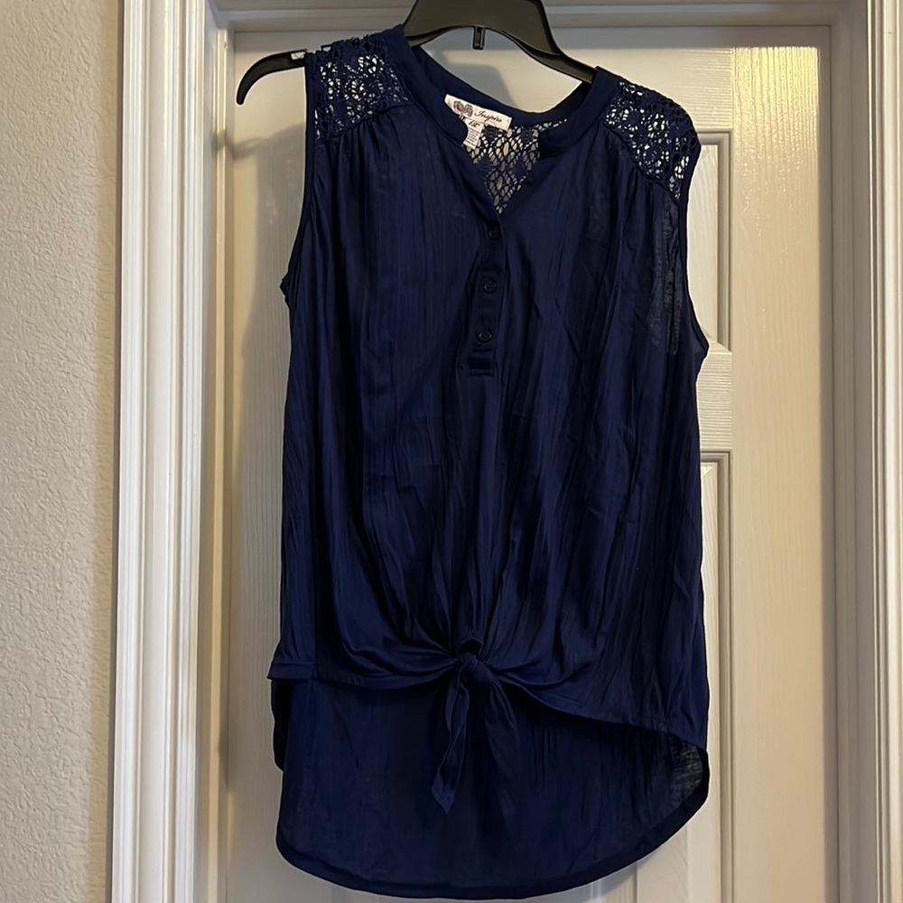 Woman’s Inspire Navy Blue sleeveless tie front top, Size 1X